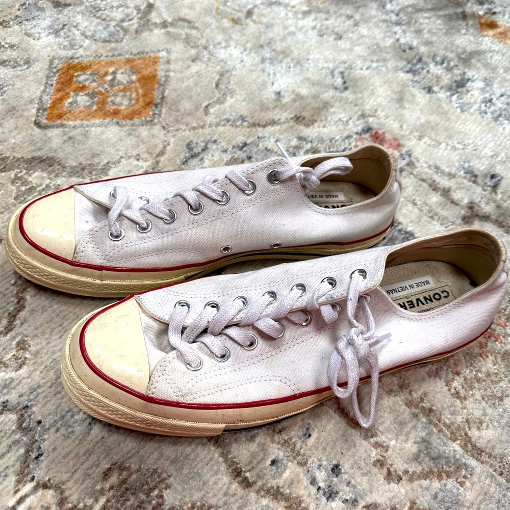 Men’s chucks